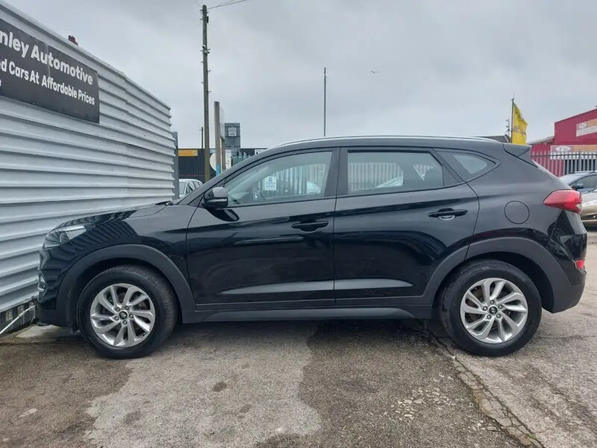 2017-hyundai-tucson-20crdi-blue-drive-se-nav-big-4