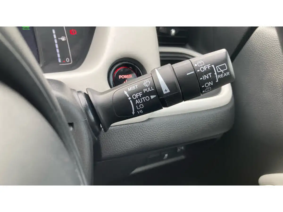 2021-honda-jazz-15-i-mmd-ex-107ps-big-18