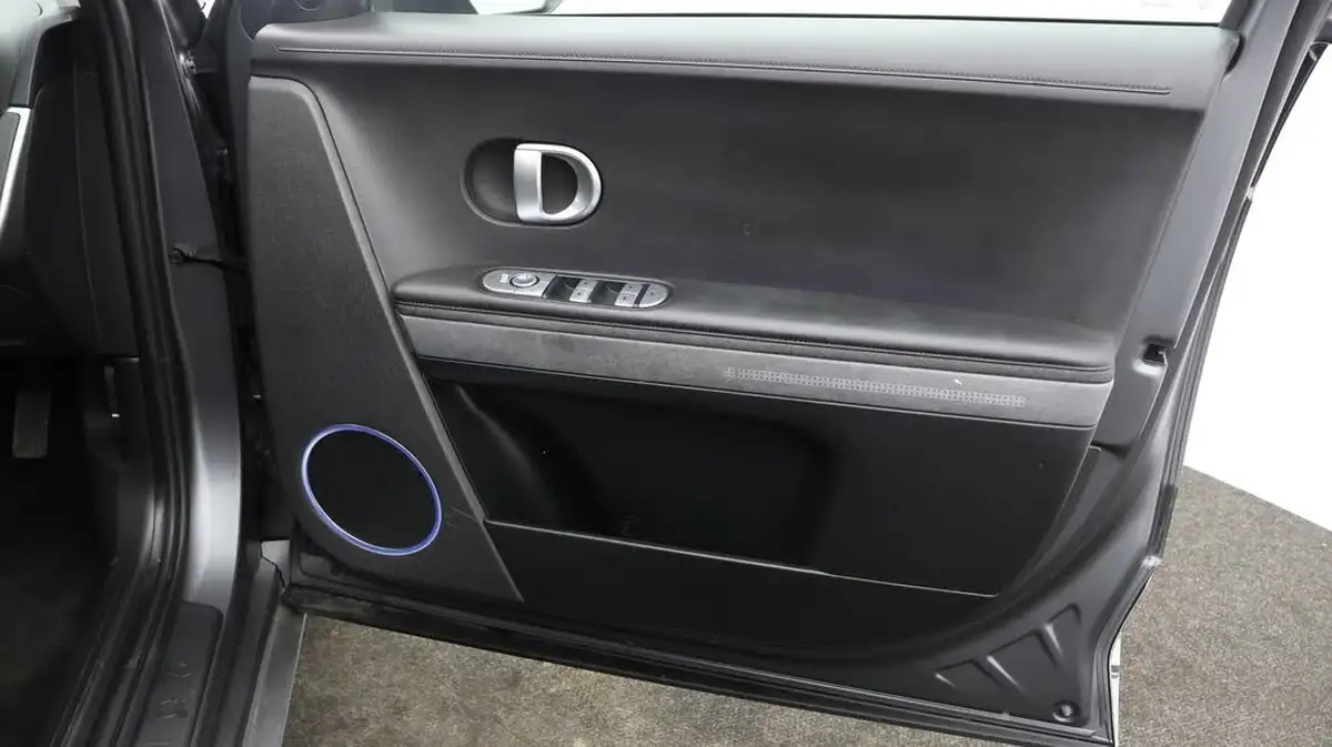 2023-hyundai-ioniq-5-e-premium-325ps-77kwh-awd-big-14