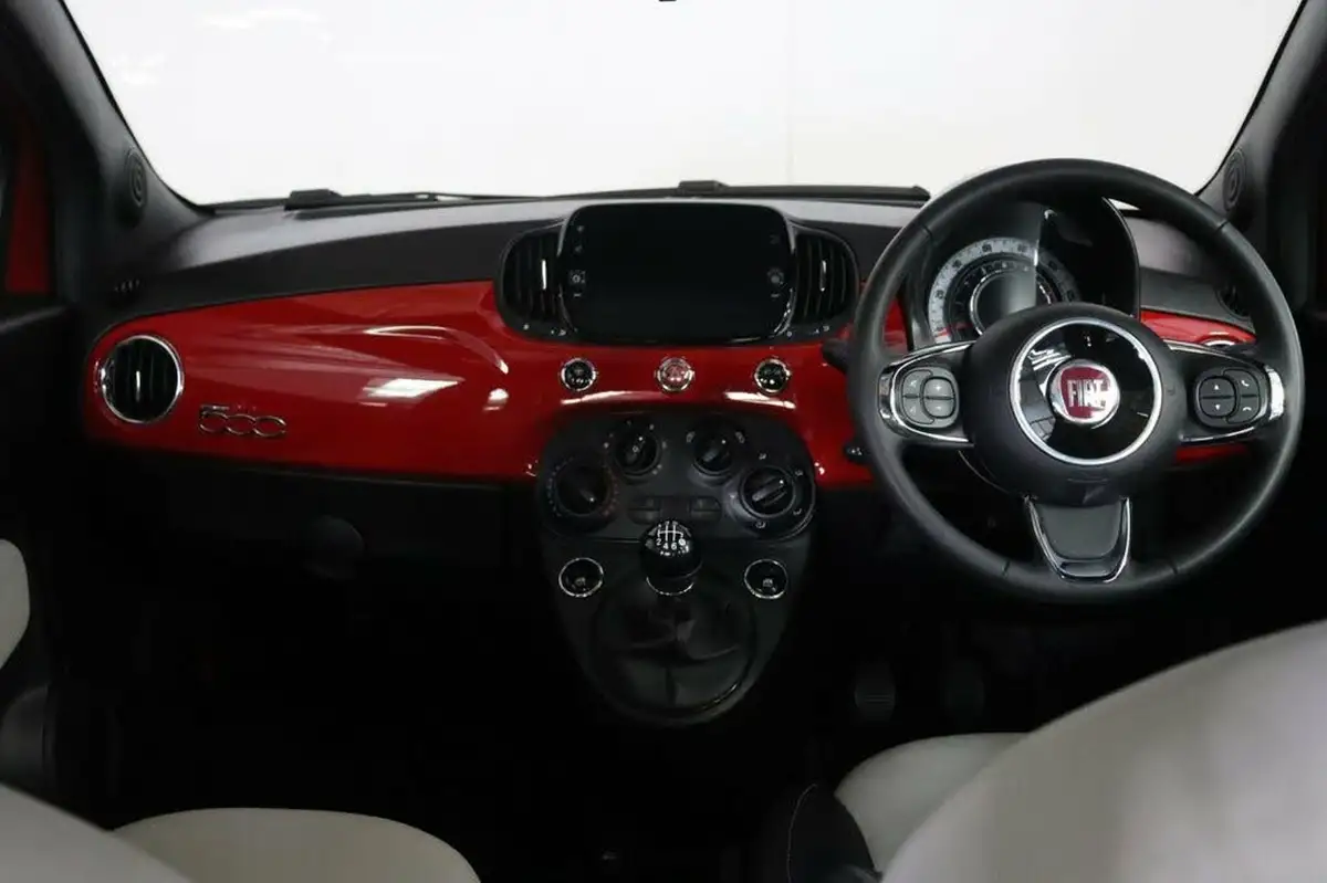 2022-fiat-500-10-dolcevita-big-7