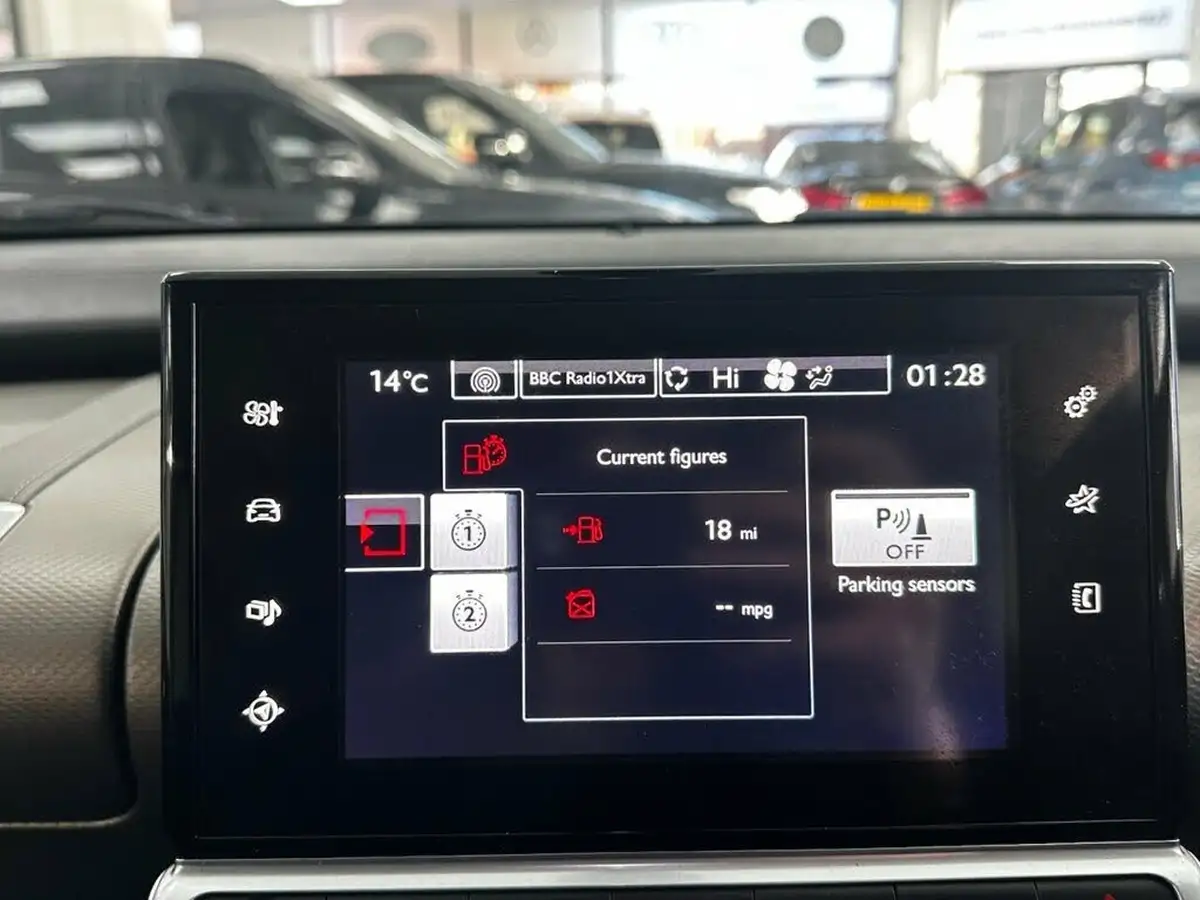 2017-citroen-c4-cactus-12-puretech-w-big-40