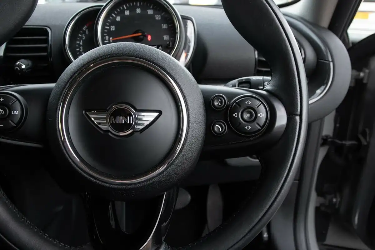 2018-mini-clubman-15-cooper-auto-big-19