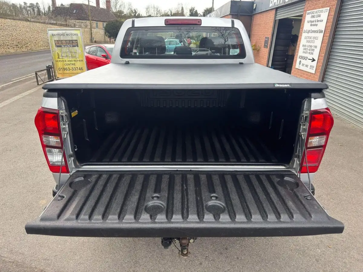 2018-isuzu-d-max-19td-eiger-big-33