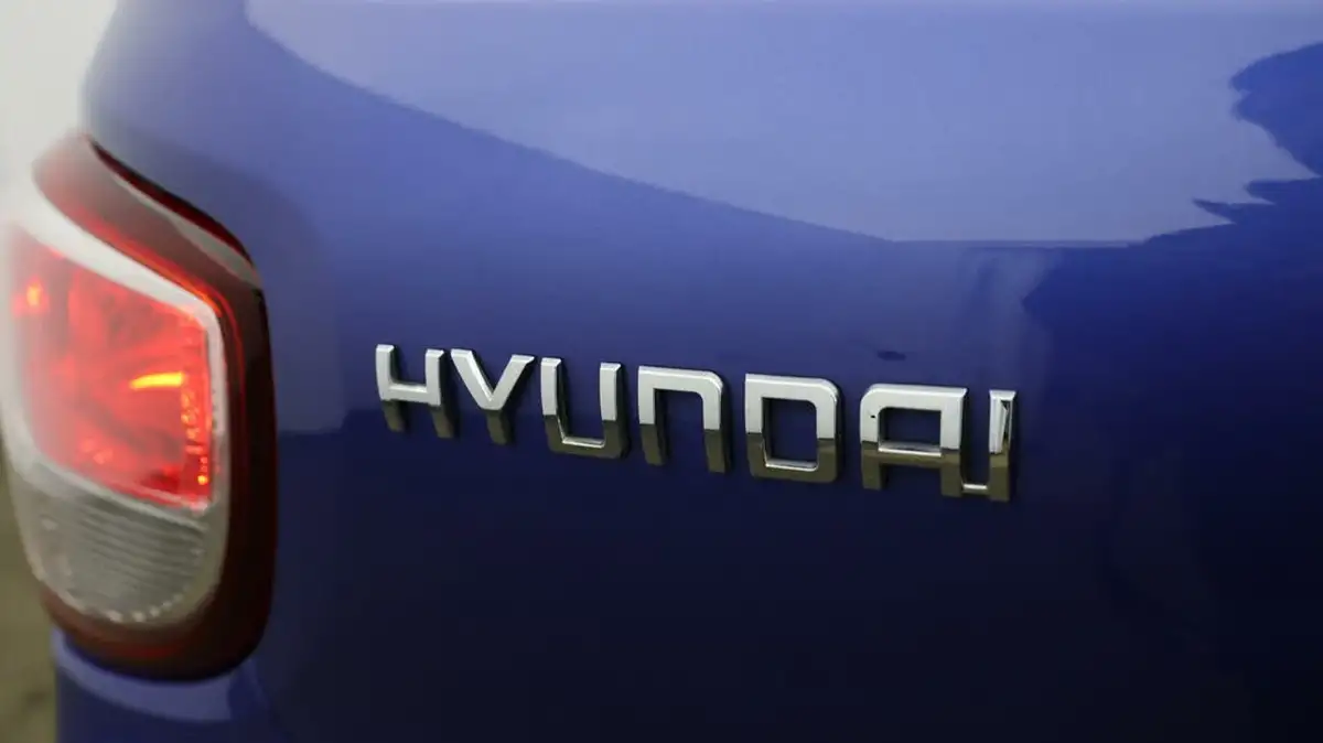 2019-hyundai-i10-10-play-big-19