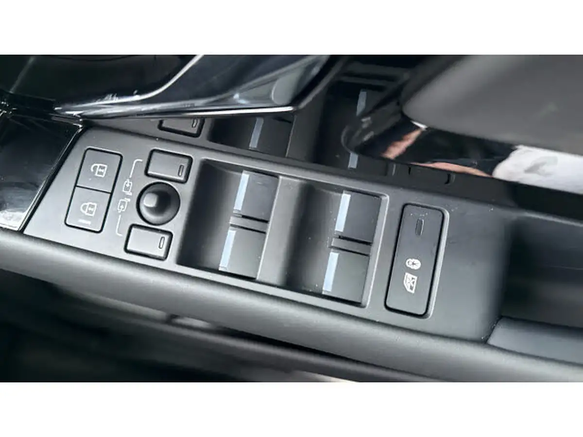 2024-land-rover-range-rover-evoque-15-p270e-dynamic-hse-big-32