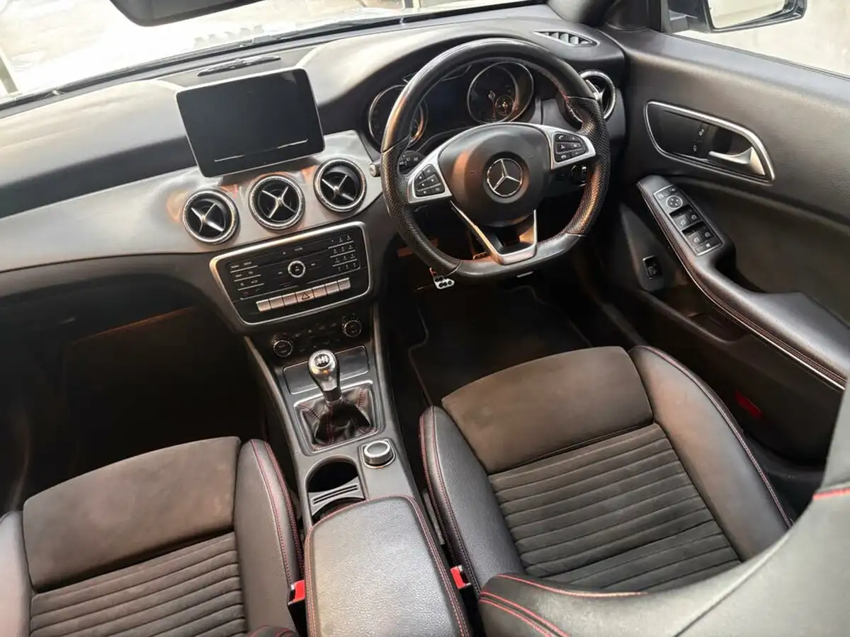 2017-mercedes-benz-cla-21d-cla-200-amg-line-shooting-brake-5d-big-10