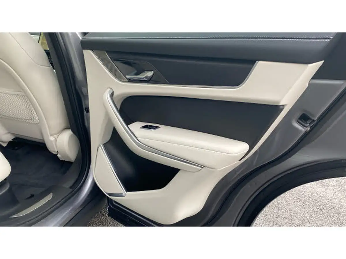 2022-jaguar-f-pace-20-d200-r-dynamic-hse-big-28