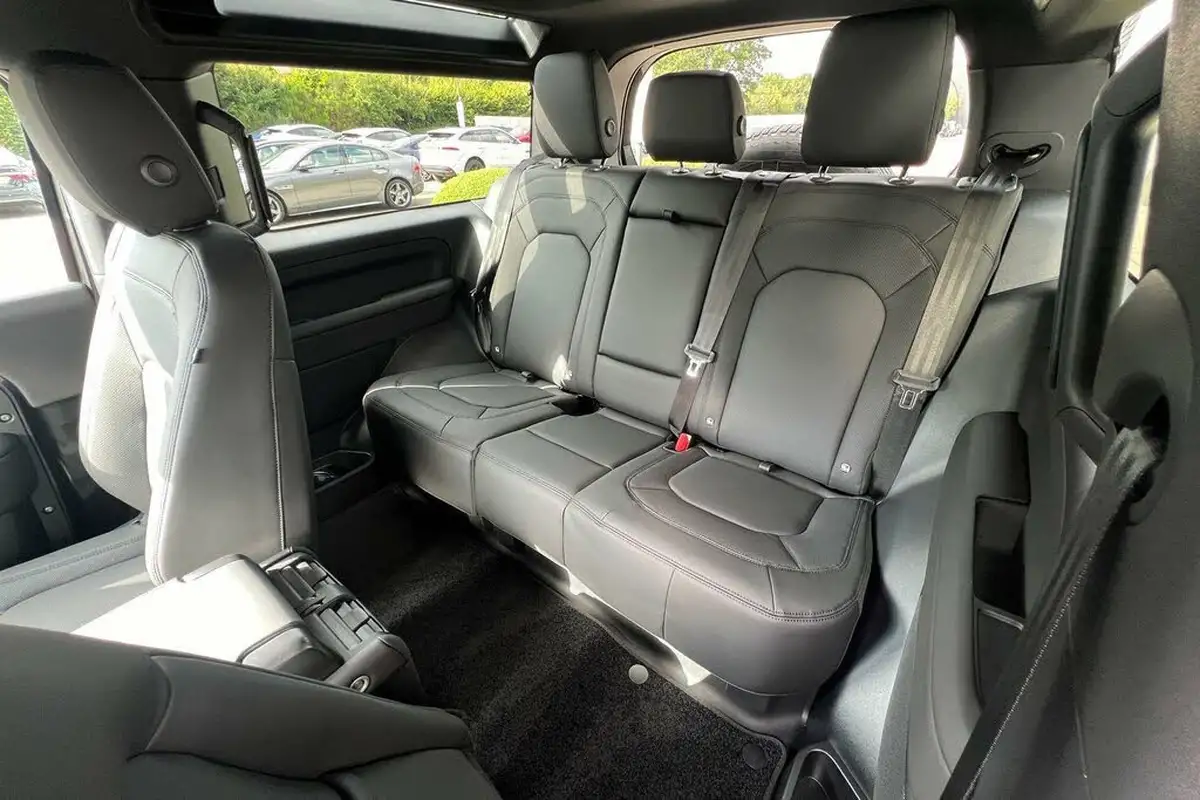 2024-land-rover-90-defender-30-d350-x-dynamic-se-big-36