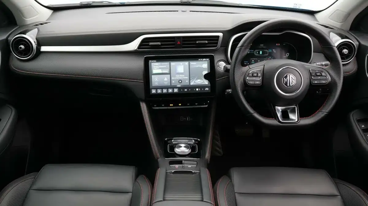 2024-mg-zs-suv-e-trophy-connect-ev-156ps-long-range-big-13