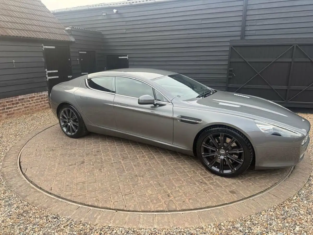 2011-aston-martin-rapide-s-v12-60-big-49