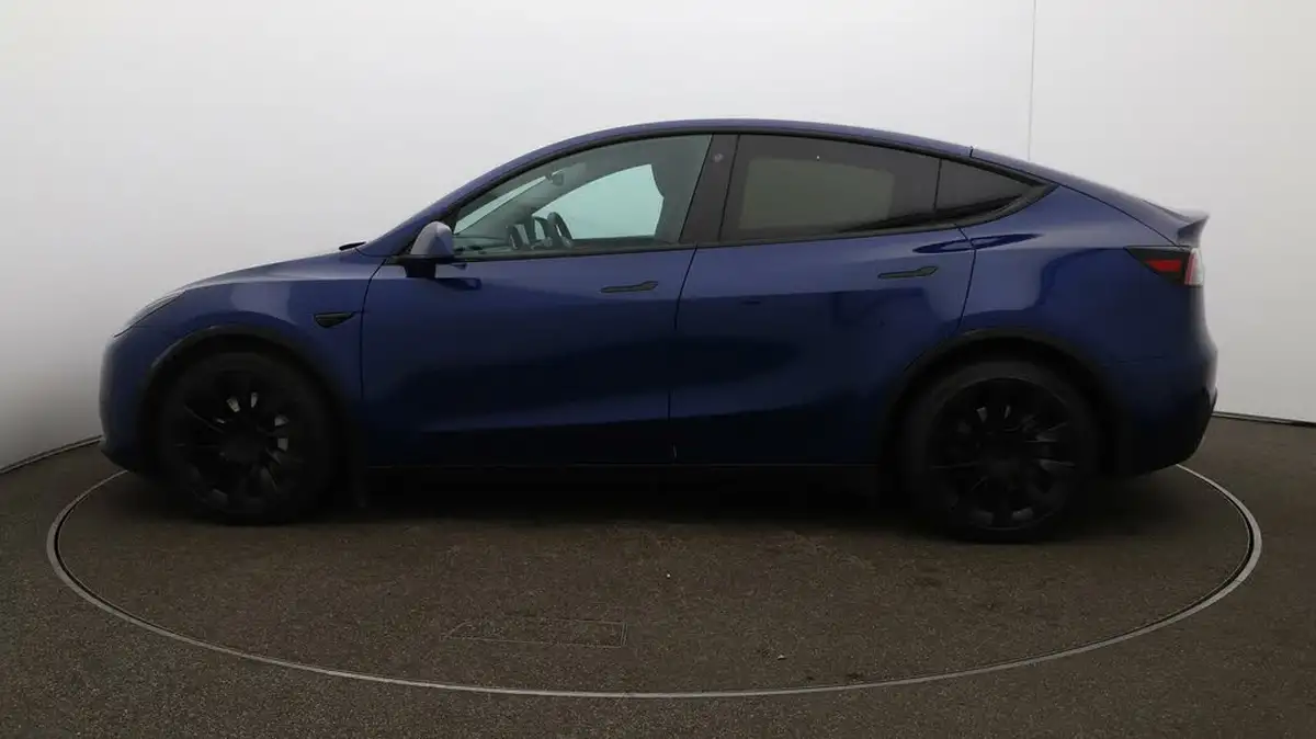 2023-tesla-model-y-e-rwd-big-61