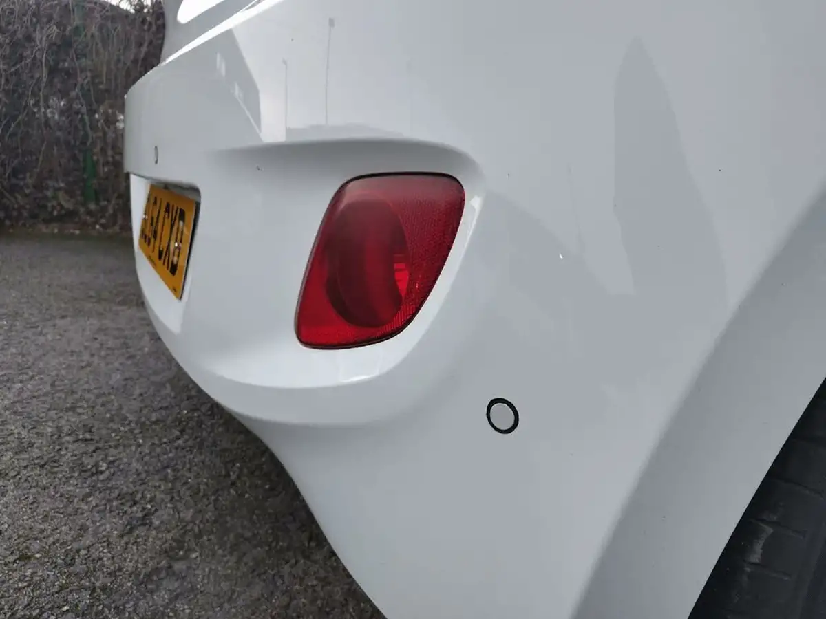 2014-hyundai-i10-10-se-big-34