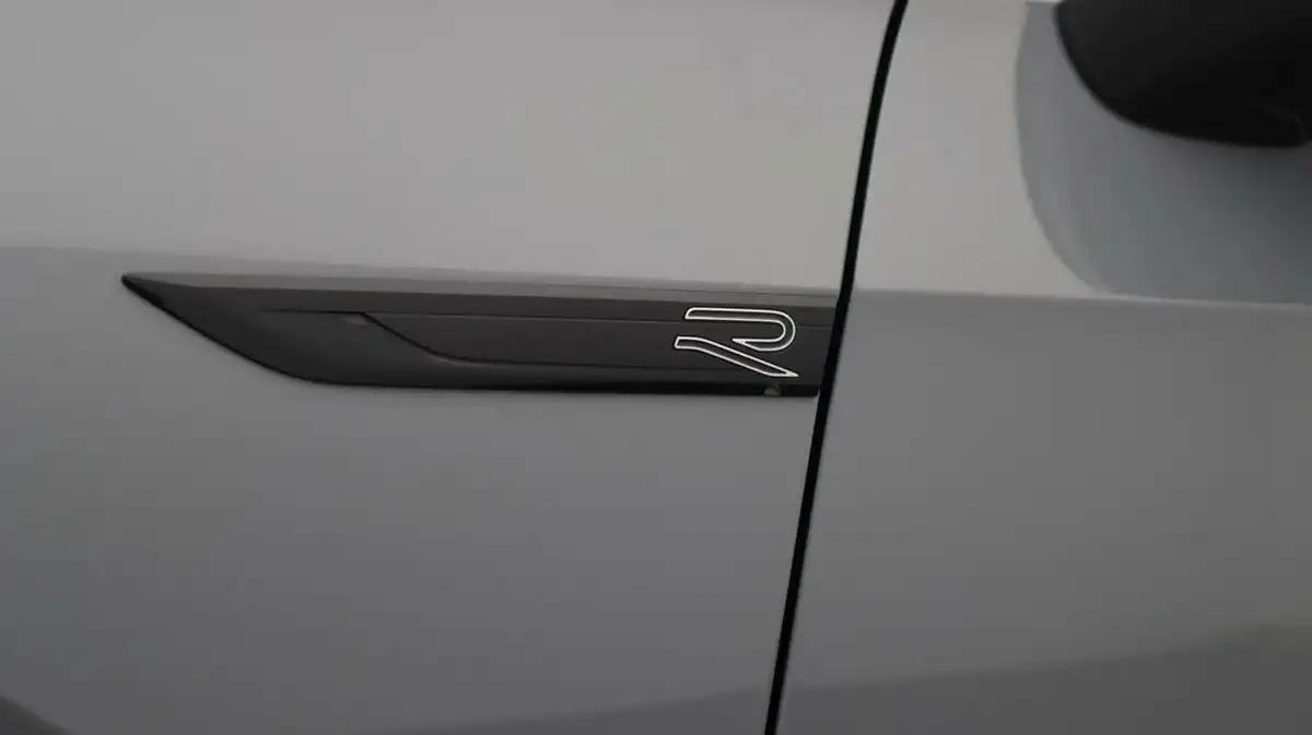 2022-volkswagen-golf-15-tsi-r-line-150ps-hatchback-big-20
