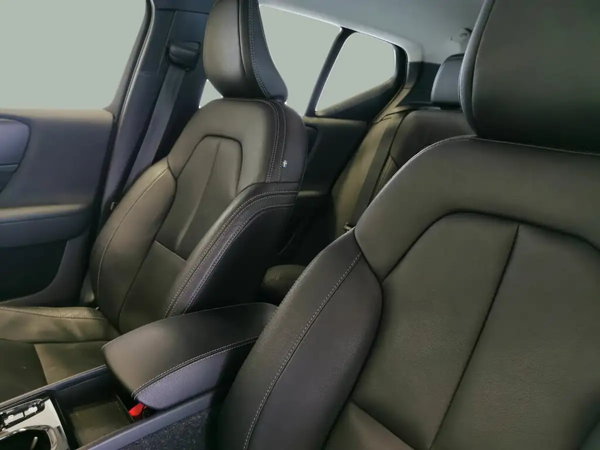 2021-volvo-xc40-15-t5-inscription-262bhp-big-7
