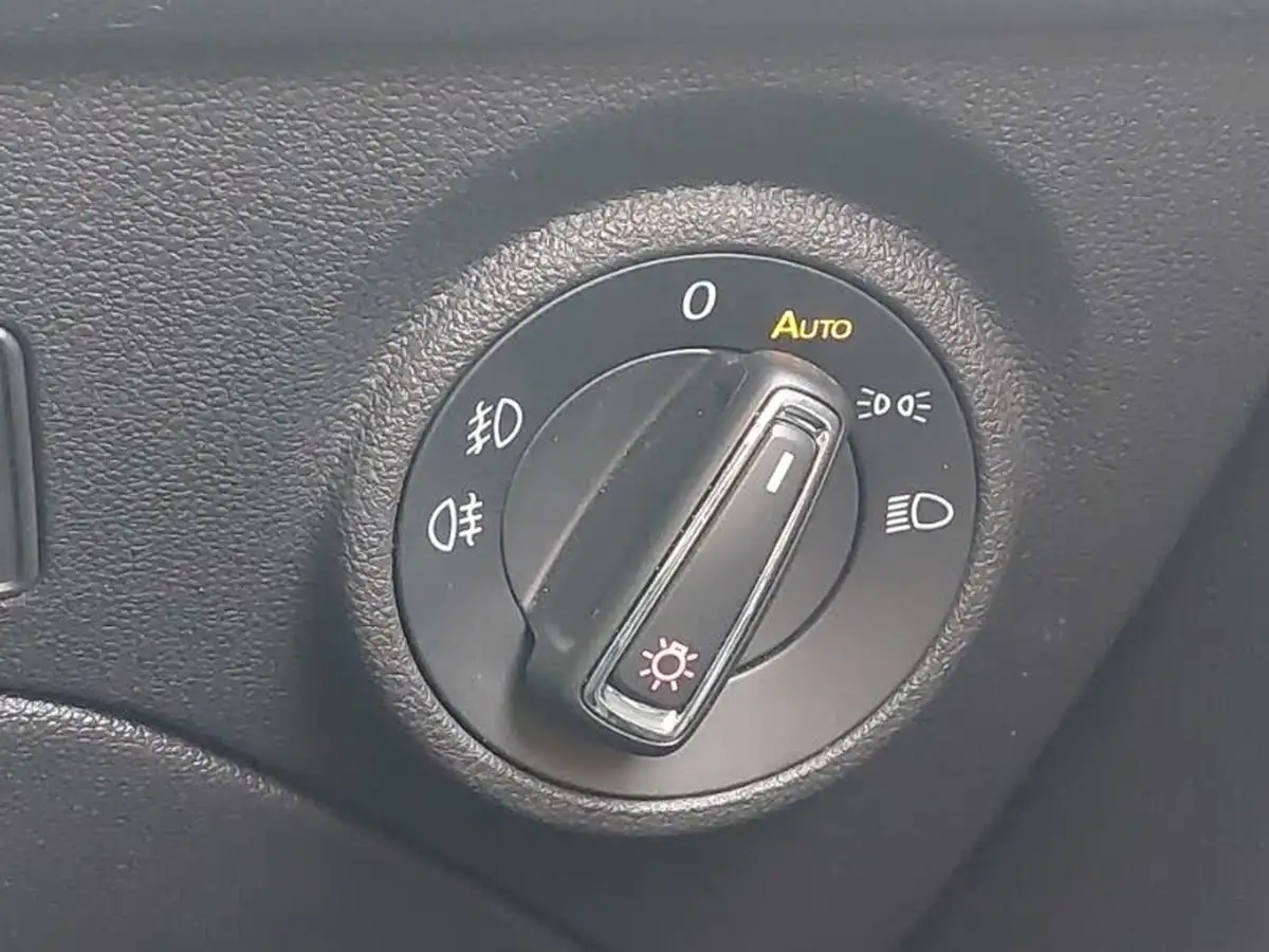 2020-seat-leon-15-tsi-evo-fr-black-edition-150ps-hatchback-dsg-big-15