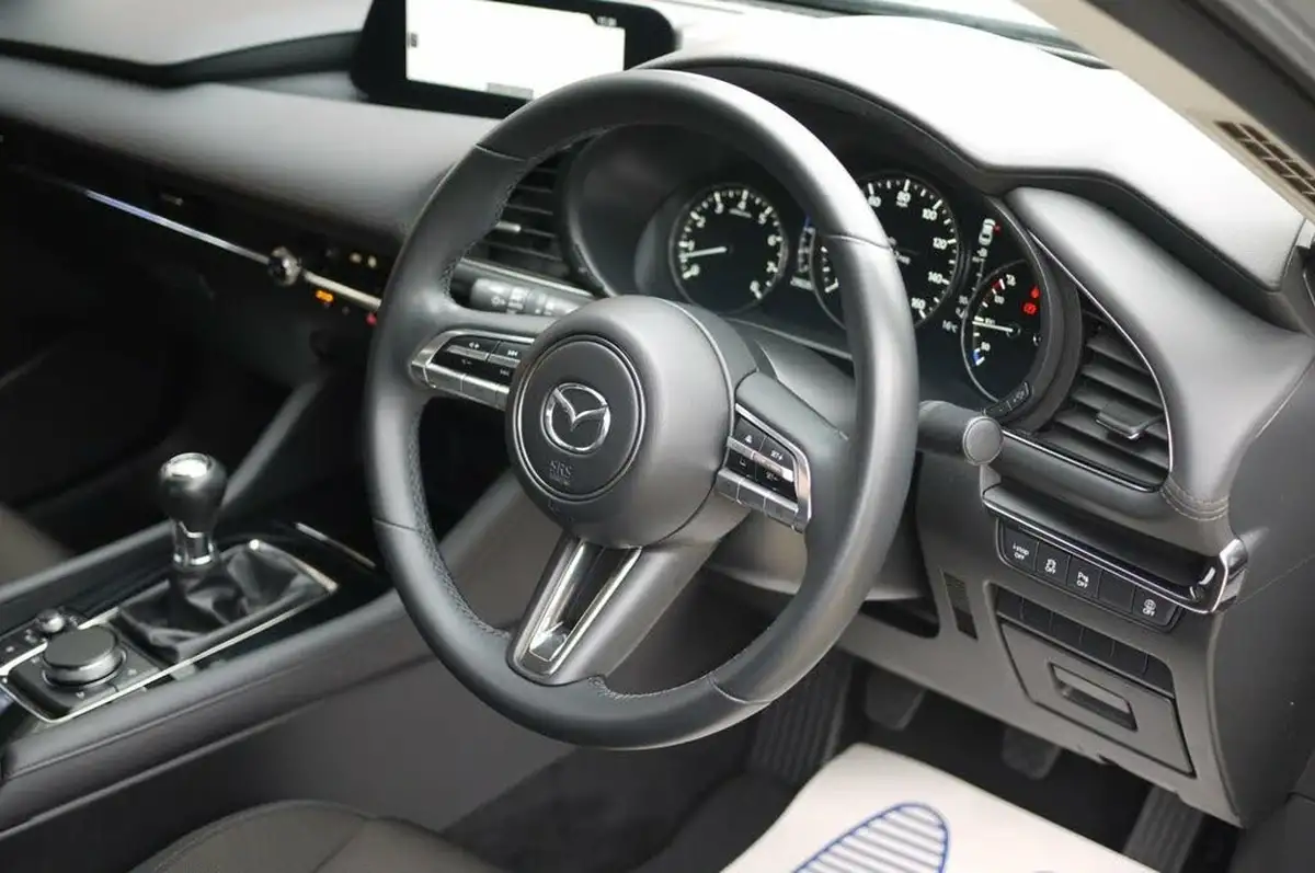 2021-mazda-mazda3-20-sport-lux-186ps-saloon-4d-big-26