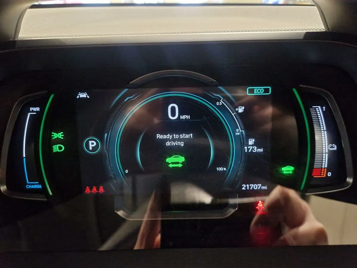 2022-hyundai-ioniq-e-premium-electric-big-41