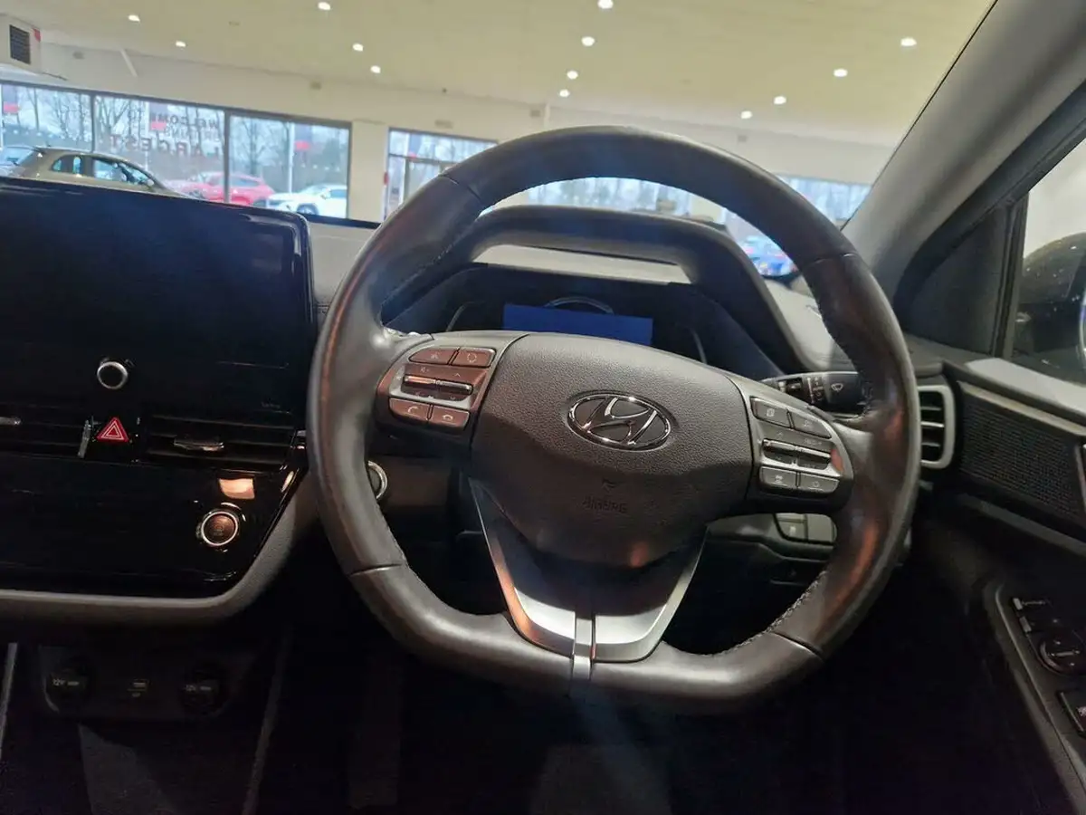 2022-hyundai-ioniq-e-premium-electric-big-45
