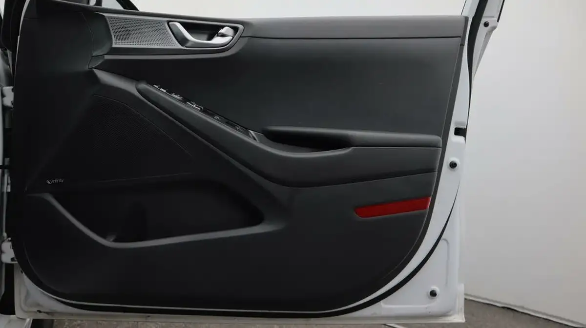 2022-hyundai-ioniq-e-premium-electric-big-15