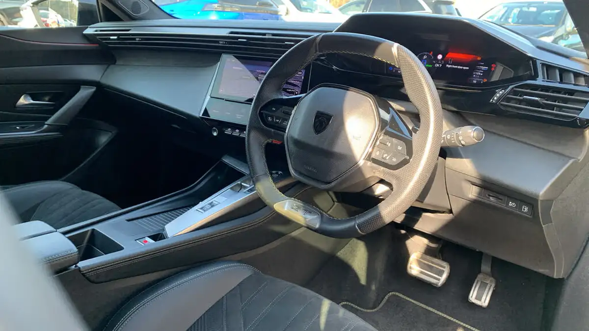2024-peugeot-308-16-puretech-gt-180ps-big-10