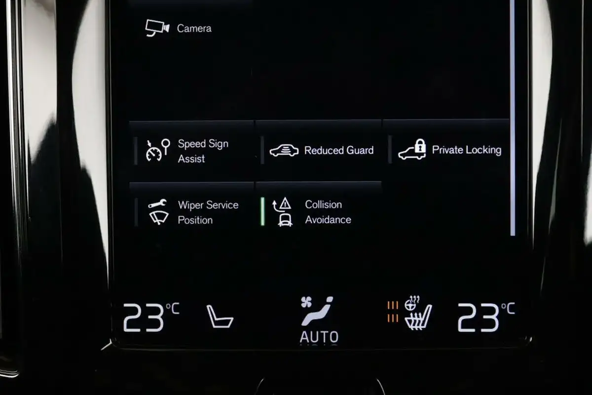 2018-volvo-xc60-20td-d4-momentum-4x4-big-32