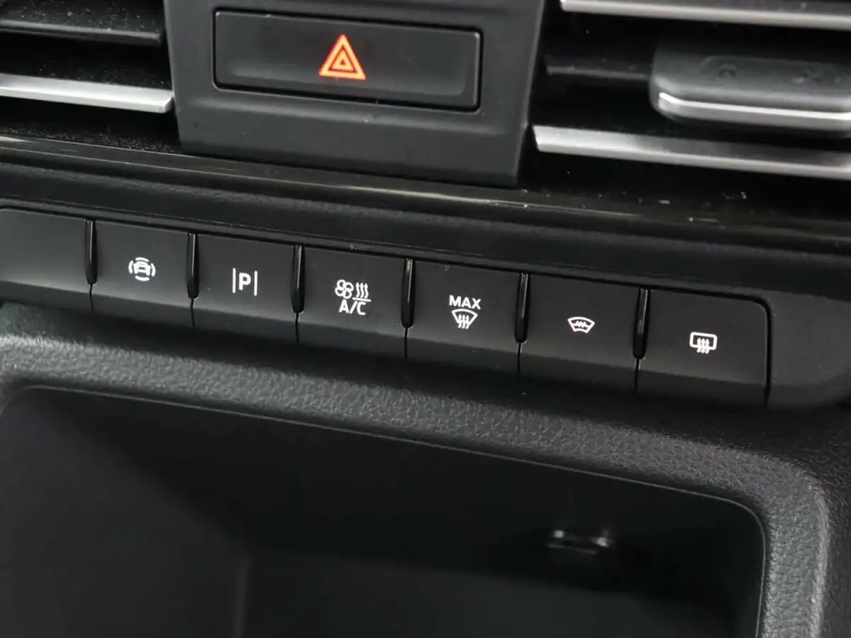 2023-ford-tourneo-connect-20-titanium-big-16