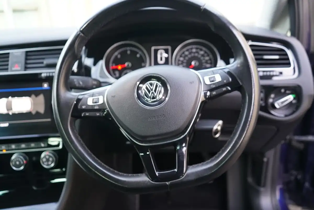 2017-volkswagen-golf-16tdi-gt-ss-hatchback-5d-big-51