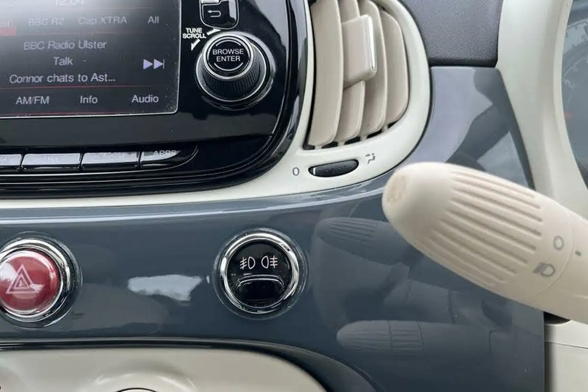 2019-fiat-500-12-lounge-ss-big-30