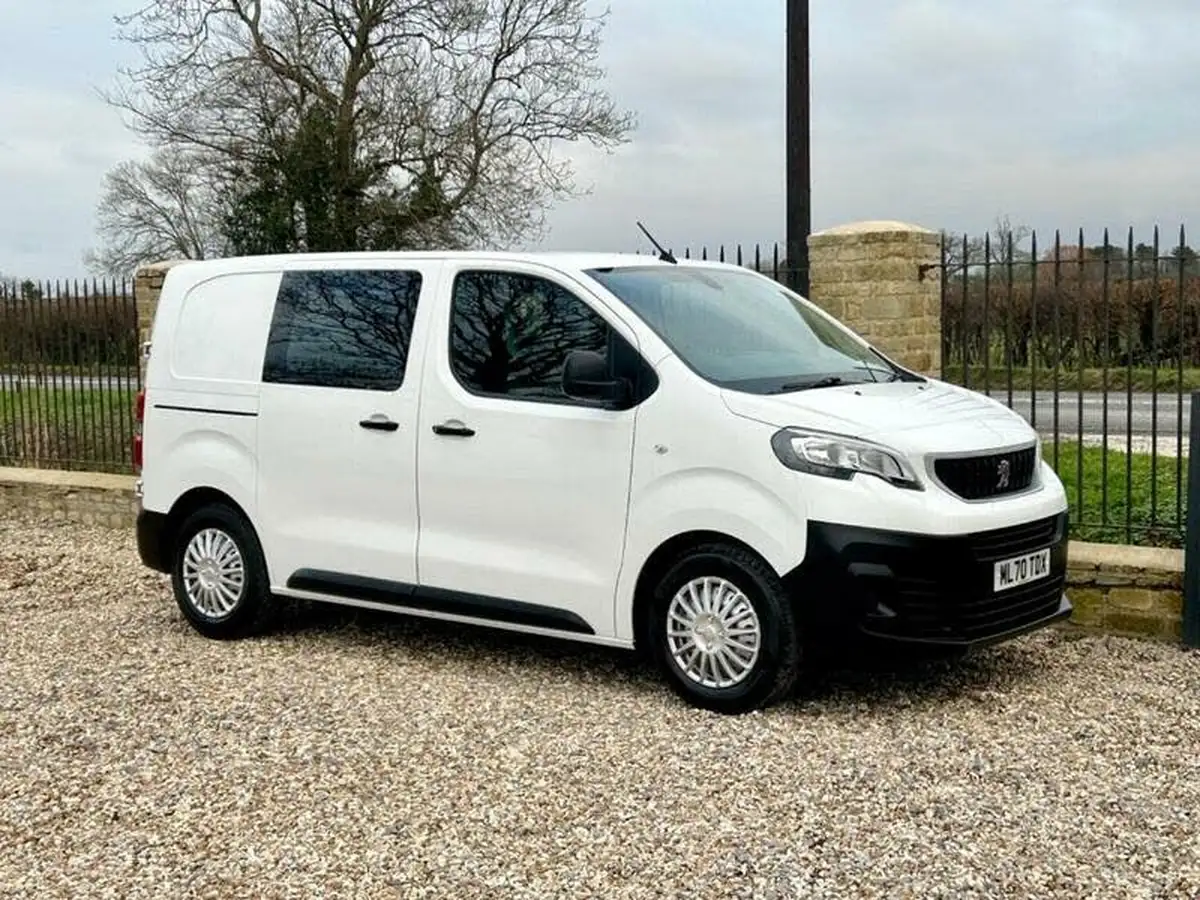 2020-peugeot-expert-big-1