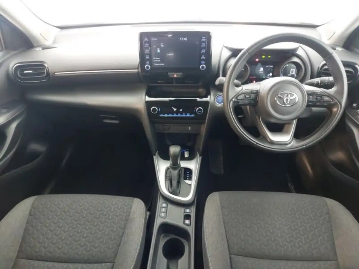 2023-toyota-yaris-cross-15-vvt-i-icon-big-2