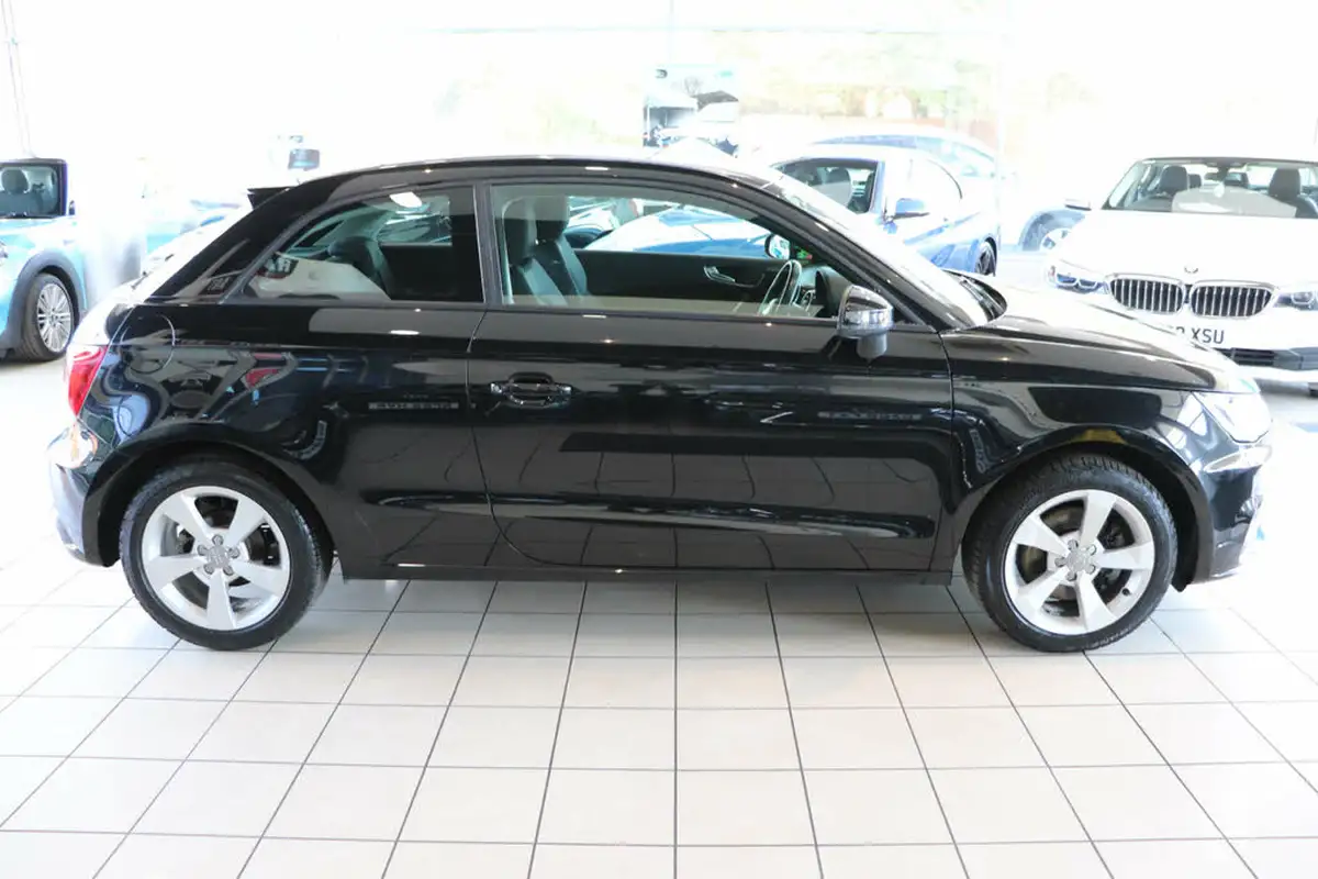 2017-audi-a1-14-tfsi-sport-hatchback-3d-s-tronic-big-8