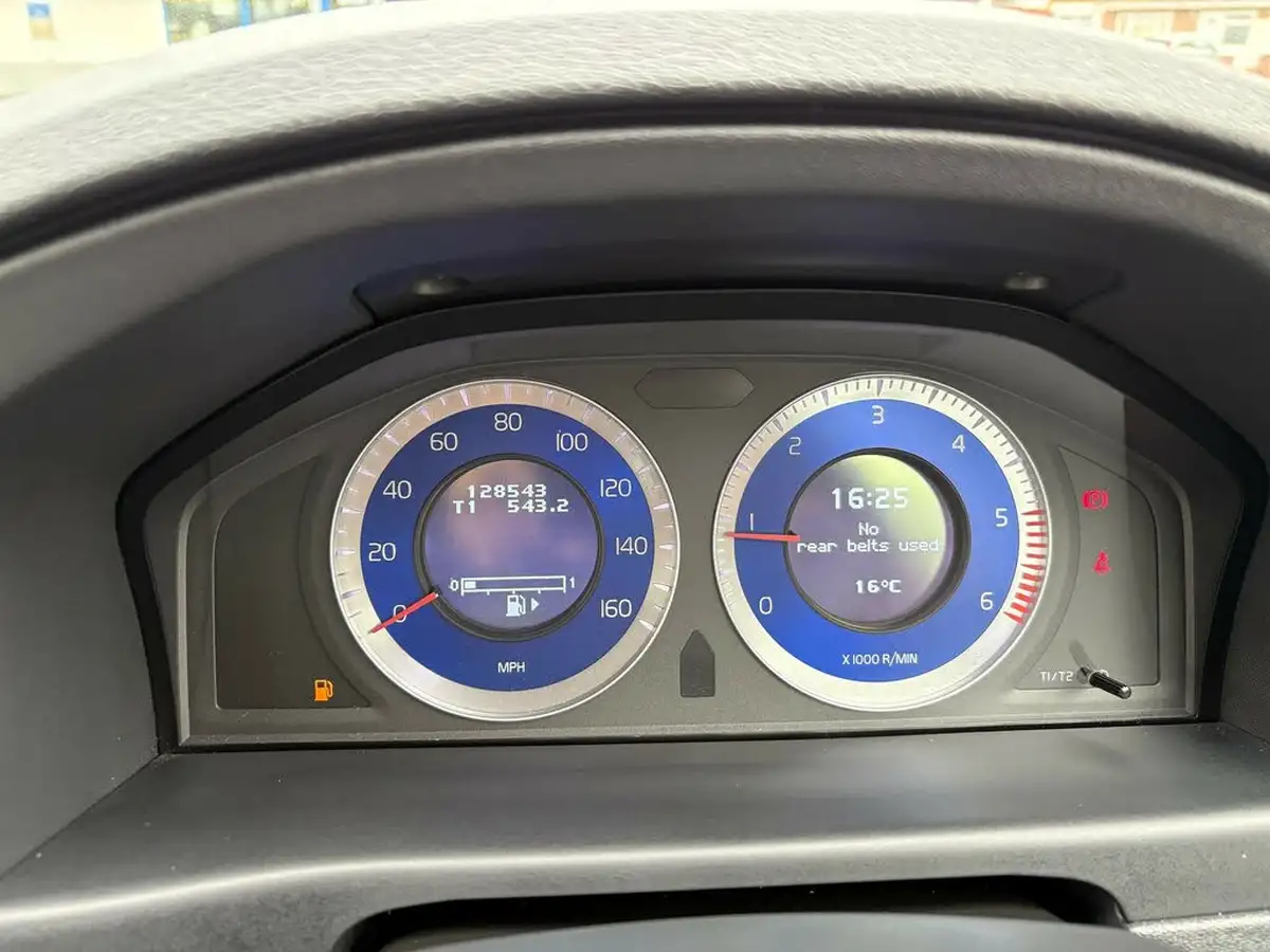 2009-volvo-v70-20td-r-design-se-big-16