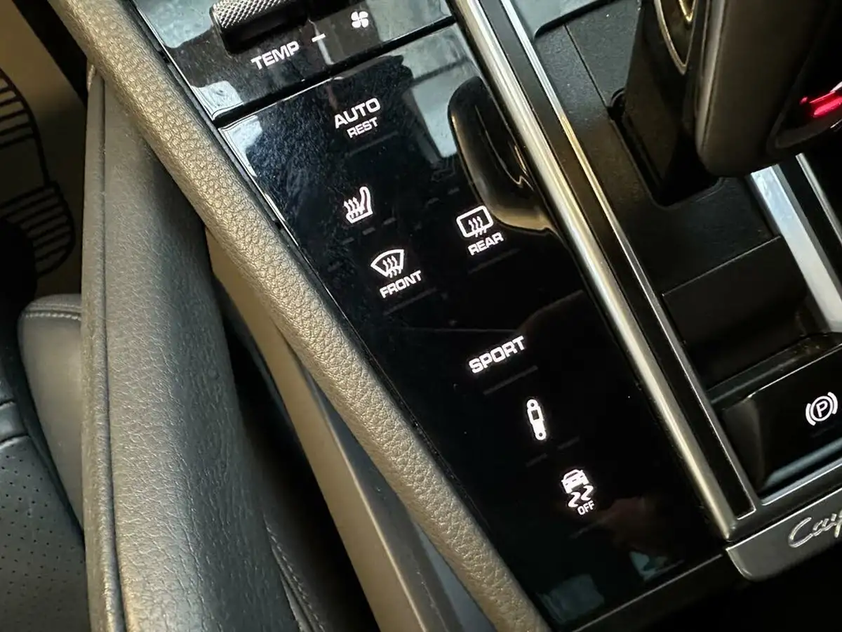 2019-porsche-cayenne-30-v6-coupe-big-40