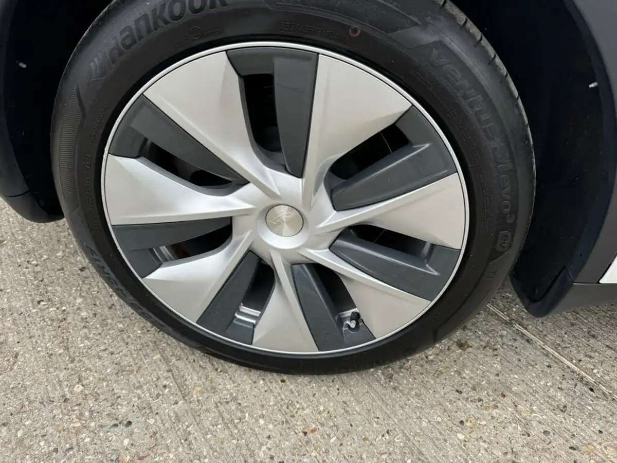 2023-tesla-model-y-e-rwd-big-20