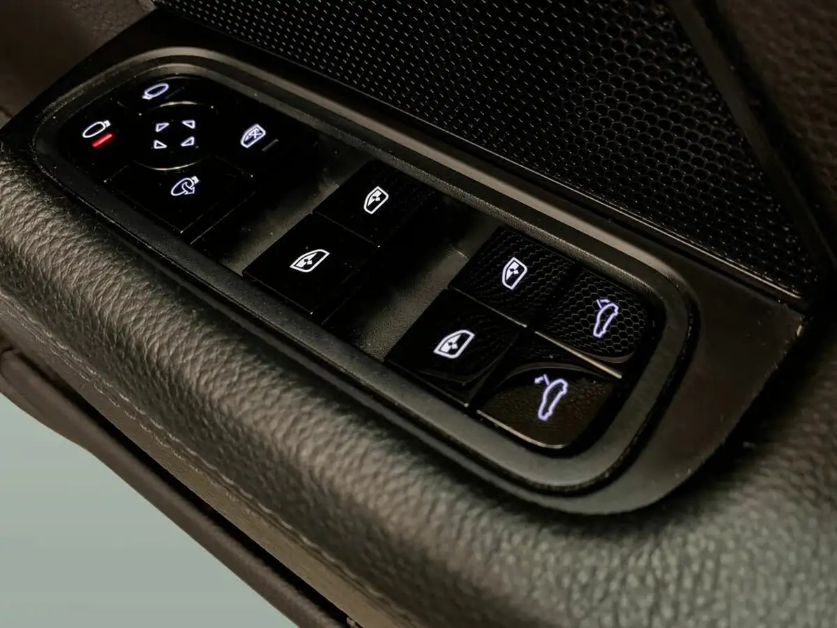2017-porsche-panamera-30-v6-big-11