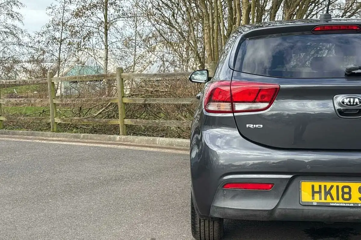 2018-kia-rio-14-3-big-19