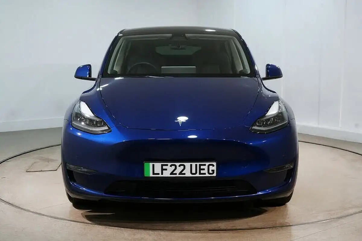 2022-tesla-model-y-e-long-range-big-2
