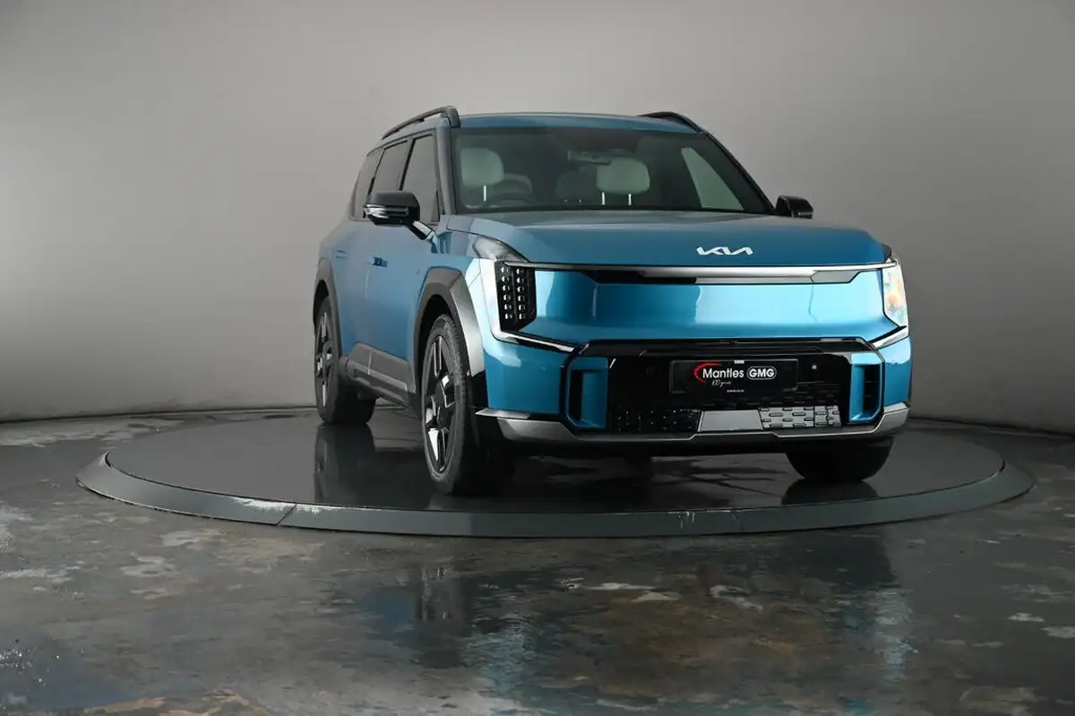 2024-kia-ev9-e-gt-line-s-7-big-3
