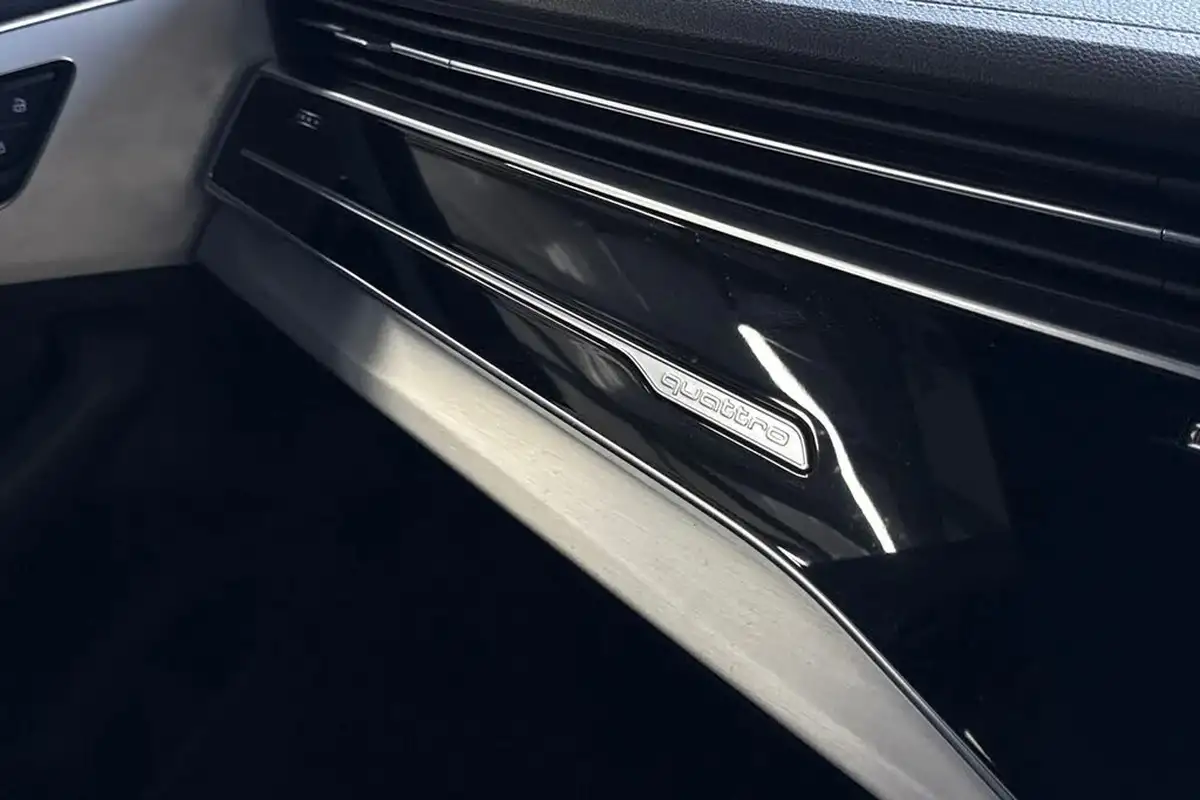 2022-audi-q8-30-55-tfsi-s-line-big-33