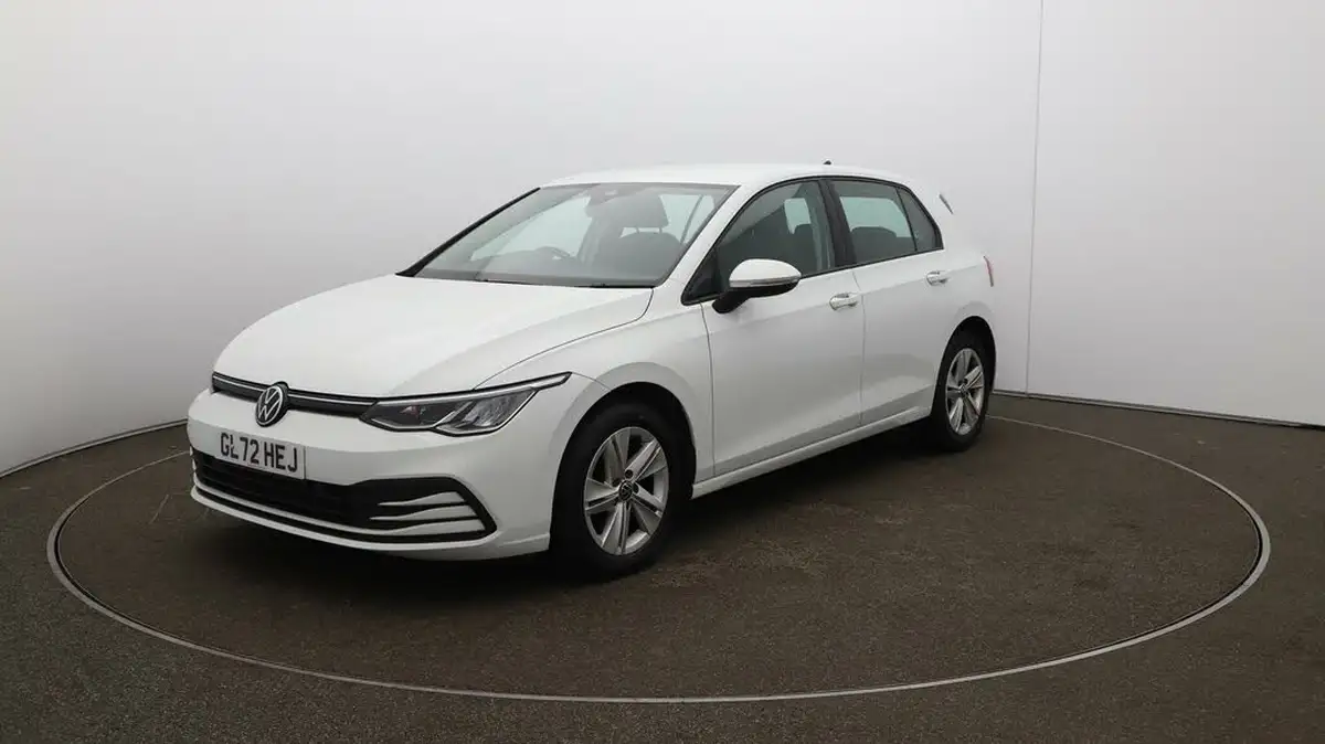 2022-volkswagen-golf-15-tsi-life-150ps-hatchback-big-3