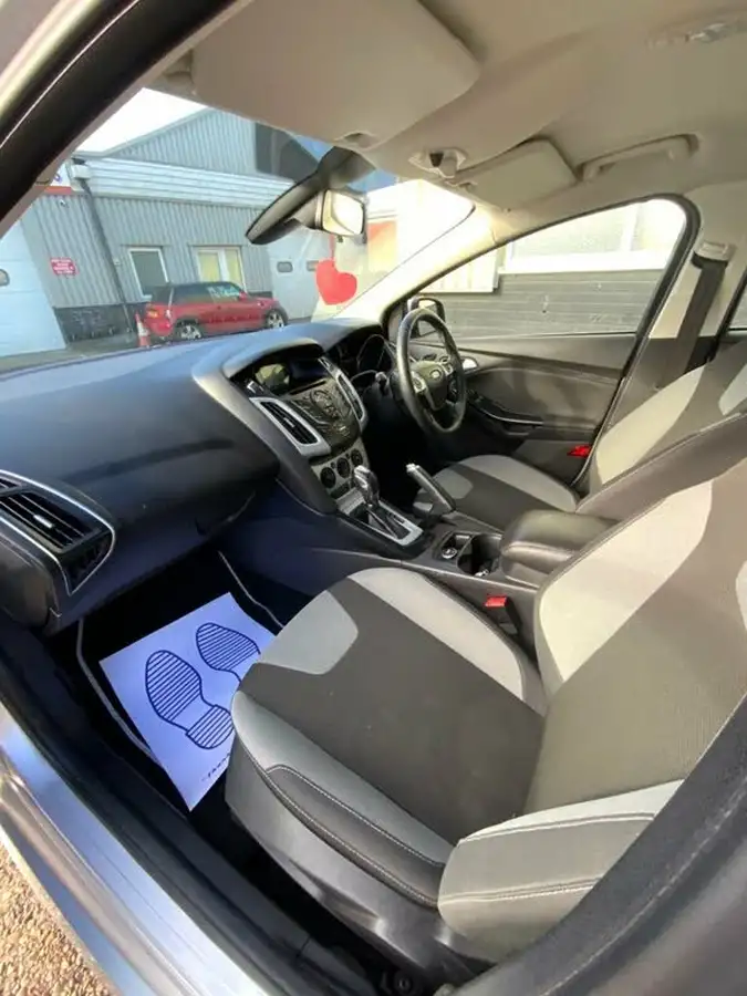 2013-ford-focus-16-zetec-s-ti-vct-125ps-hatchback-powershift-big-24