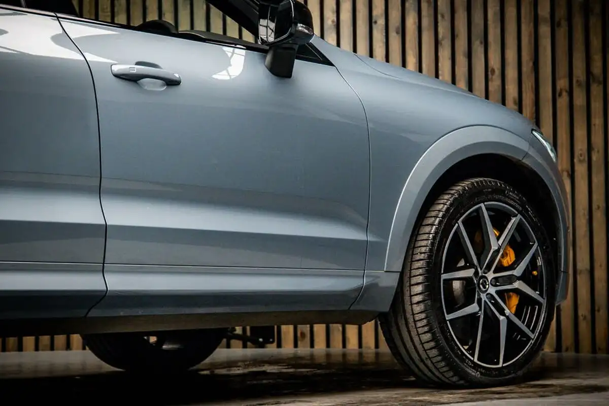 2021-volvo-xc60-20-t8-polestar-engineered-455bhp-big-13