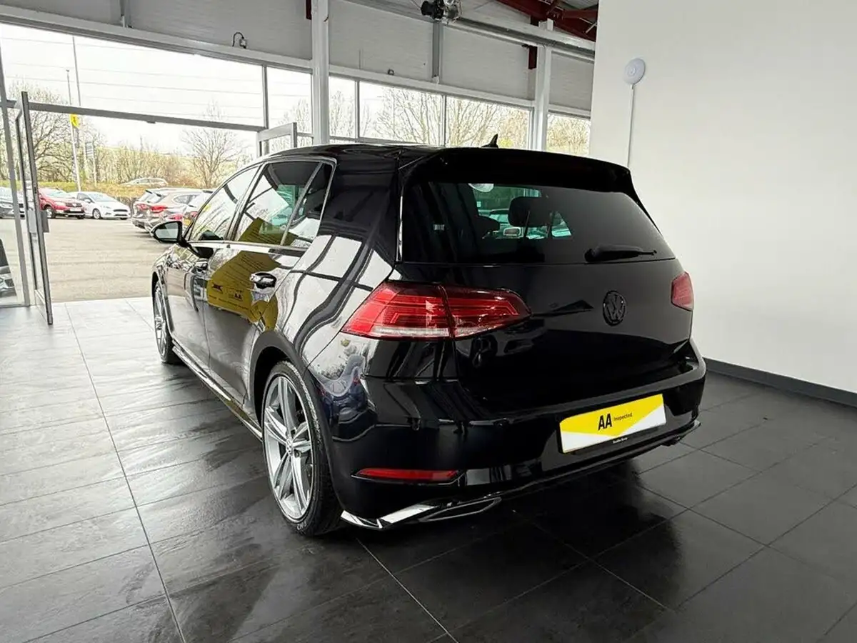 2019-volkswagen-golf-20tdi-r-line-5d-dsg-big-8
