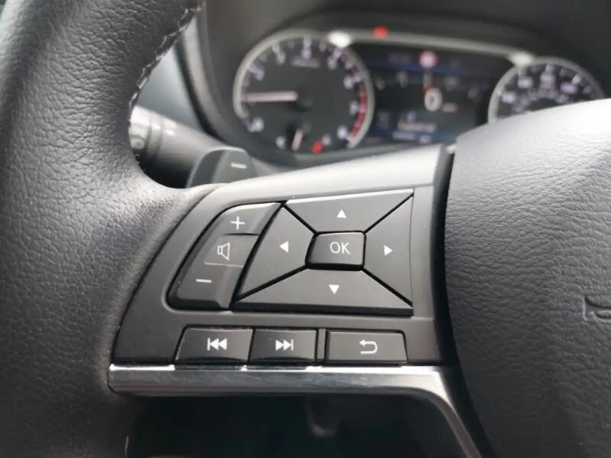 2021-nissan-juke-10-dig-t-n-connecta-dct-big-12