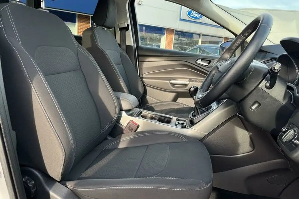 2018-ford-kuga-15tdci-zetec-big-16