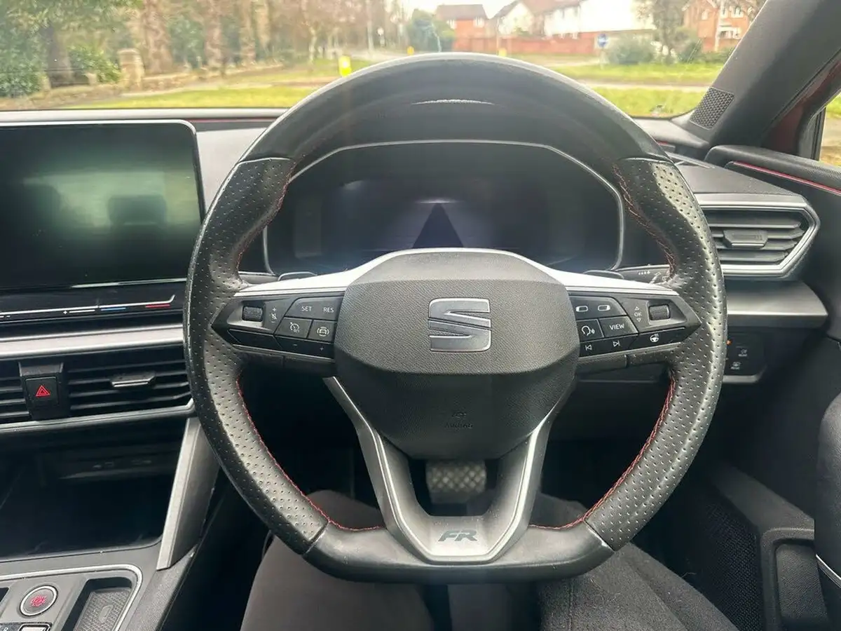 2021-seat-leon-15-etsi-fr-sport-hatchback-big-16