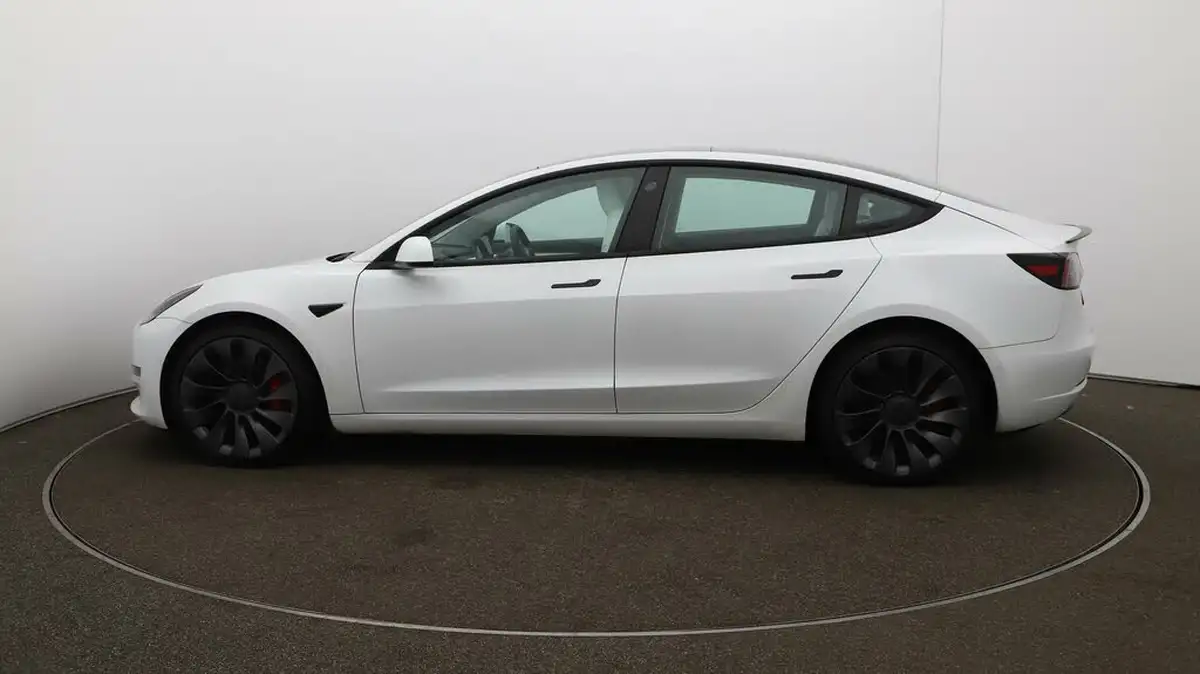 2021-tesla-model-3-e-performance-4x4-big-62