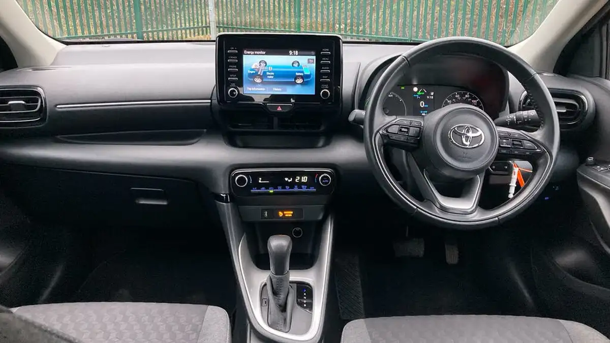 2022-toyota-yaris-15-vvt-i-icon-big-4