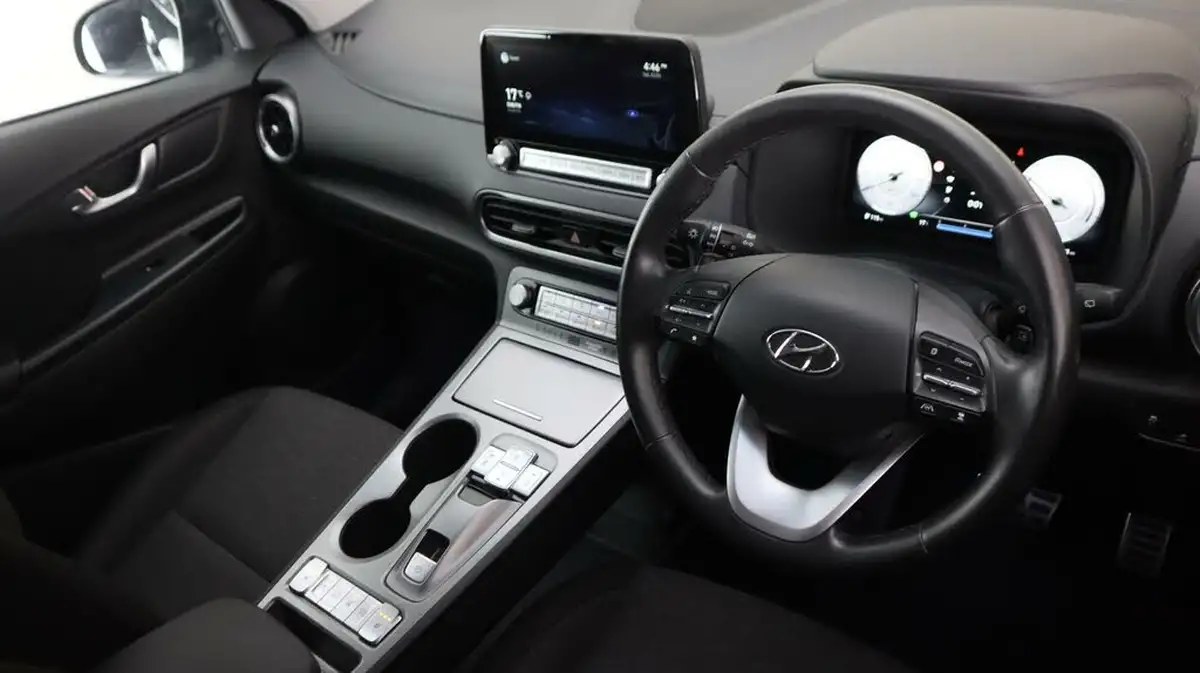 2022-hyundai-kona-e-premium-204ps-64kwh-7kw-obc-big-9