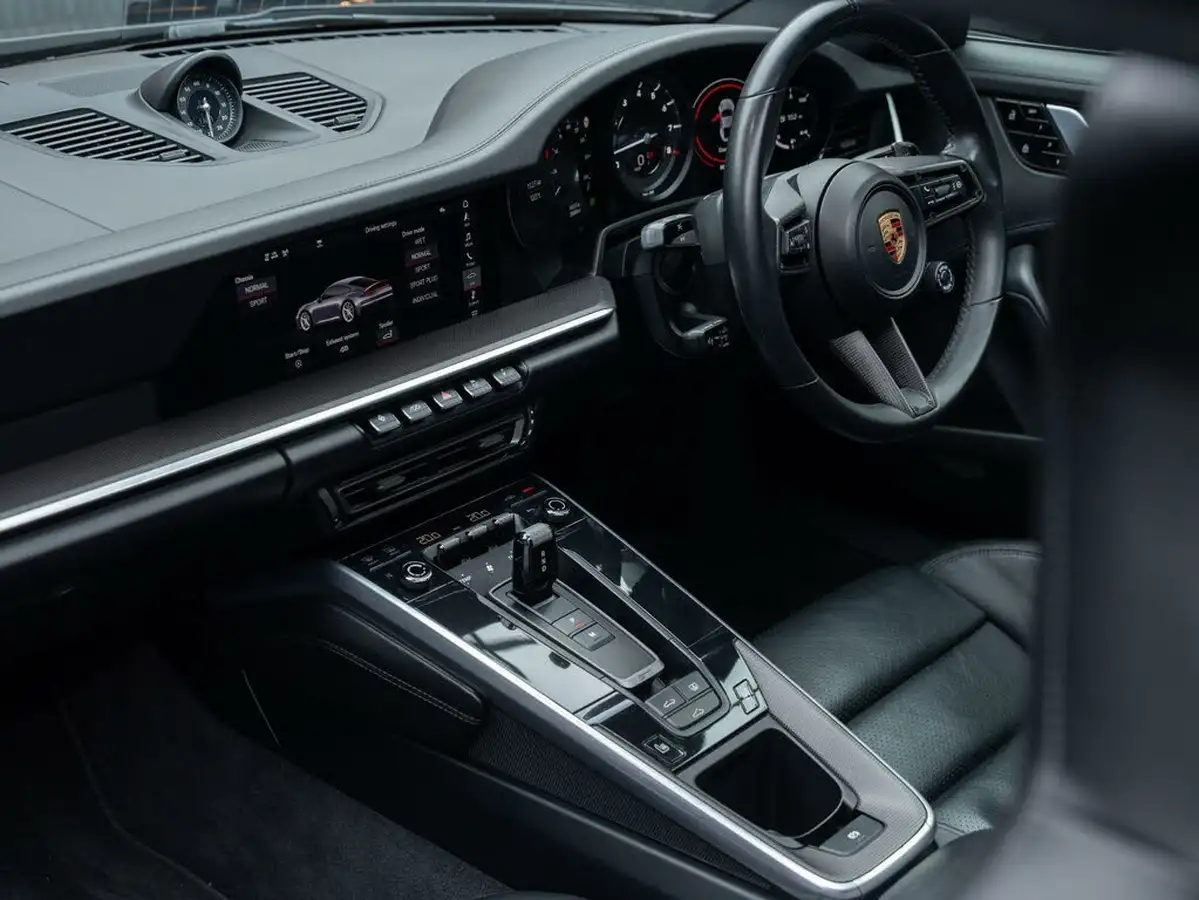 2020-porsche-911-30-carrera-s-coupe-pdk-big-41